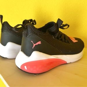 PUMA Women 7 Athletic Running Shoes